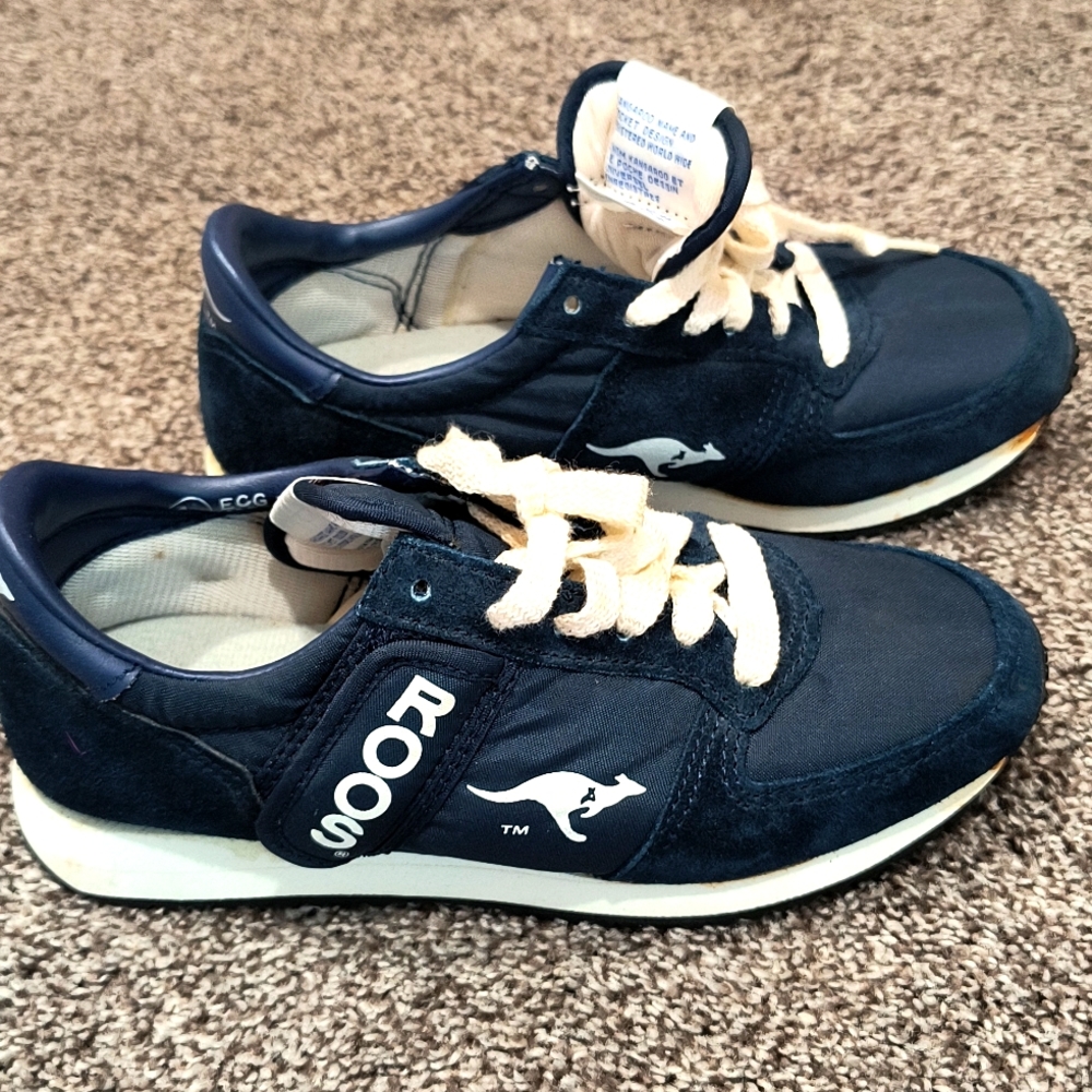 Kangaroos Navy Vintage Tennis Shoes kids Size 4 (equivalent to a women''s 5.5/6)